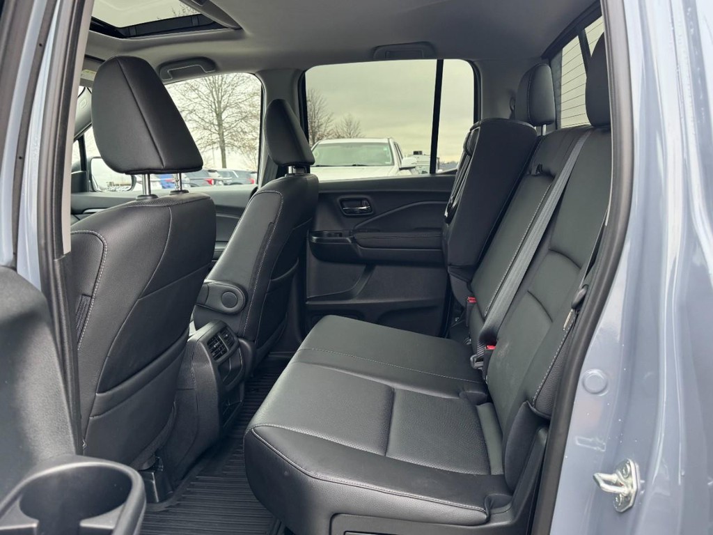 Honda Ridgeline Vehicle Full-screen Gallery Image 10