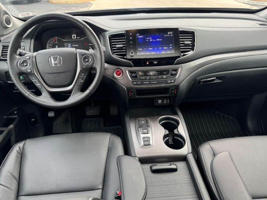 Honda Ridgeline Vehicle Full-screen Gallery Image 12