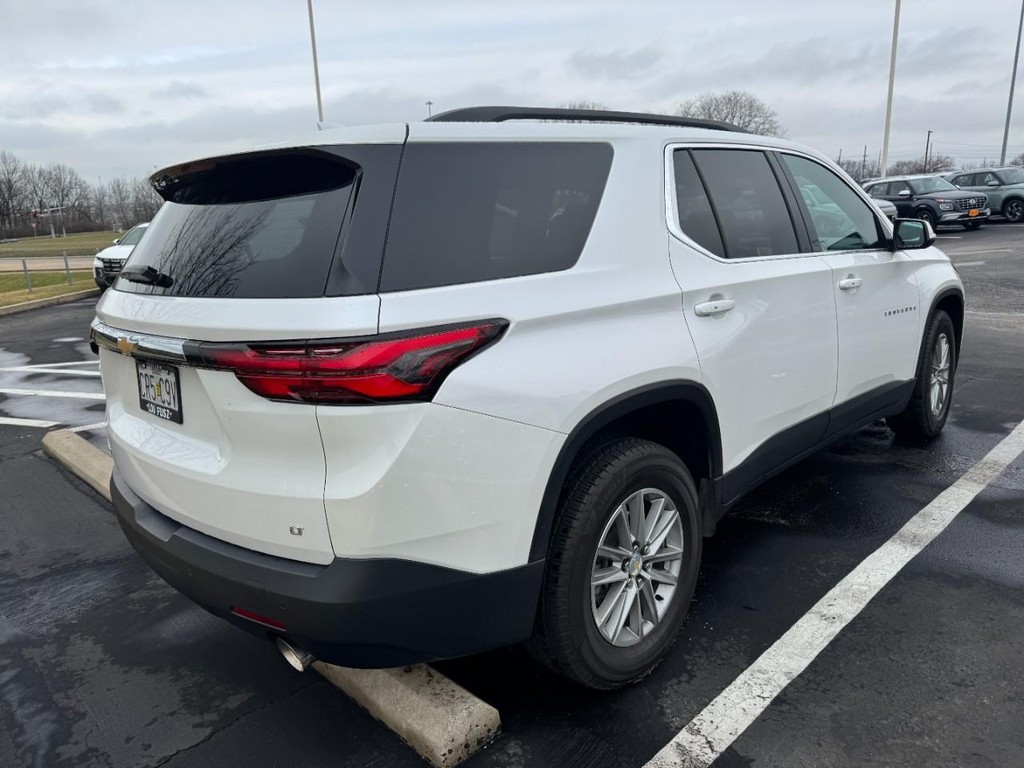 Chevrolet Traverse Vehicle Full-screen Gallery Image 03