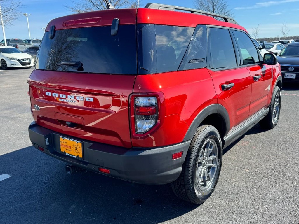 Ford Bronco Sport Vehicle Full-screen Gallery Image 03