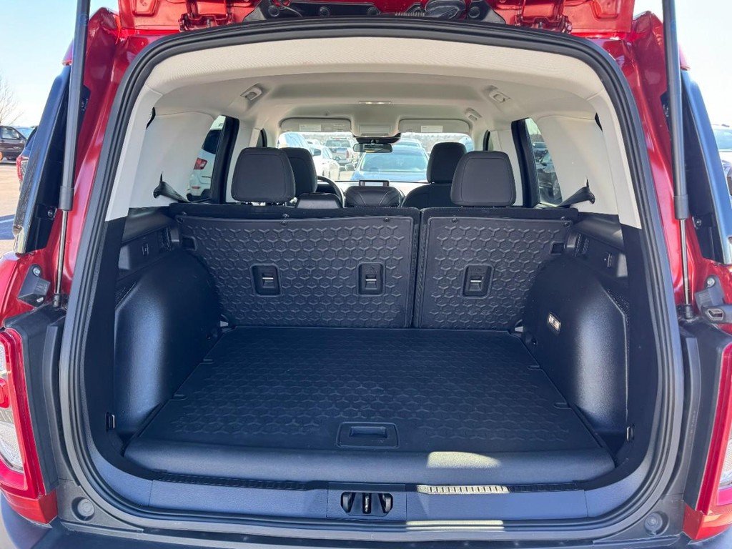 Ford Bronco Sport Vehicle Full-screen Gallery Image 06