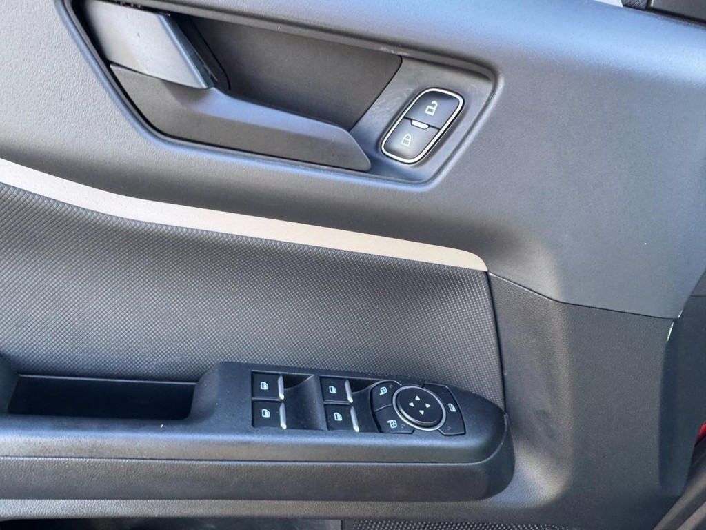 Ford Bronco Sport Vehicle Full-screen Gallery Image 15