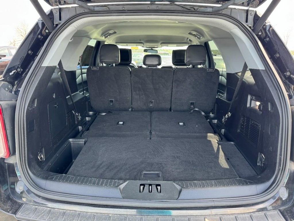 Ford Explorer Vehicle Full-screen Gallery Image 06