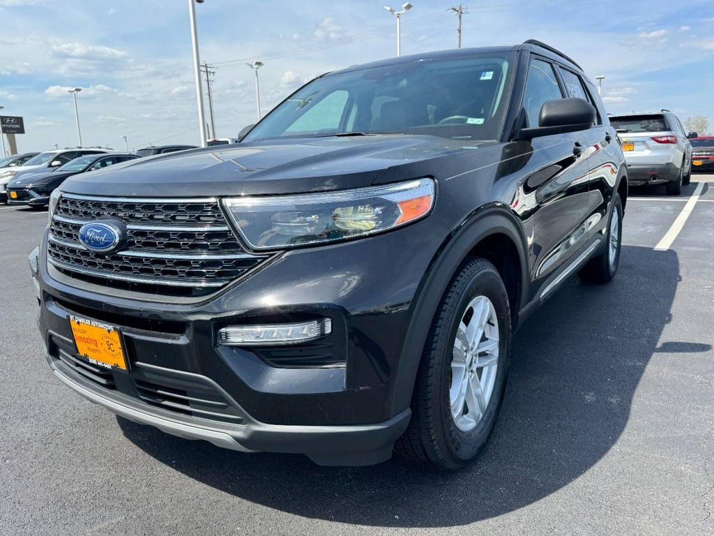 Ford Explorer Vehicle Full-screen Gallery Image 08