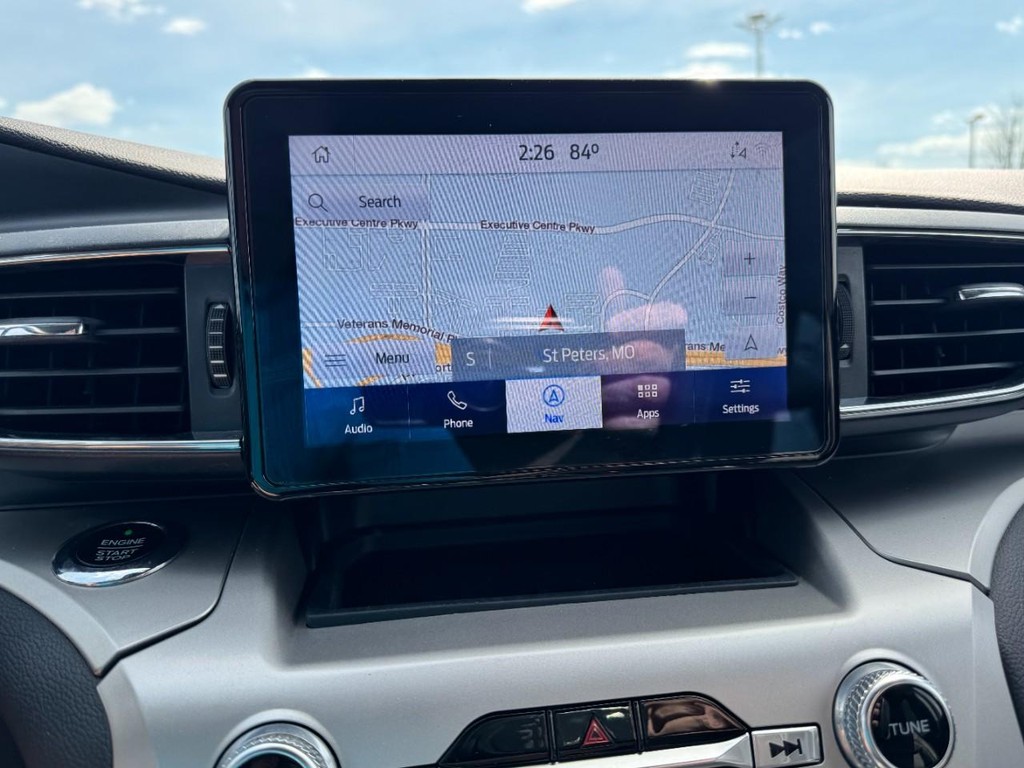 Ford Explorer Vehicle Full-screen Gallery Image 21