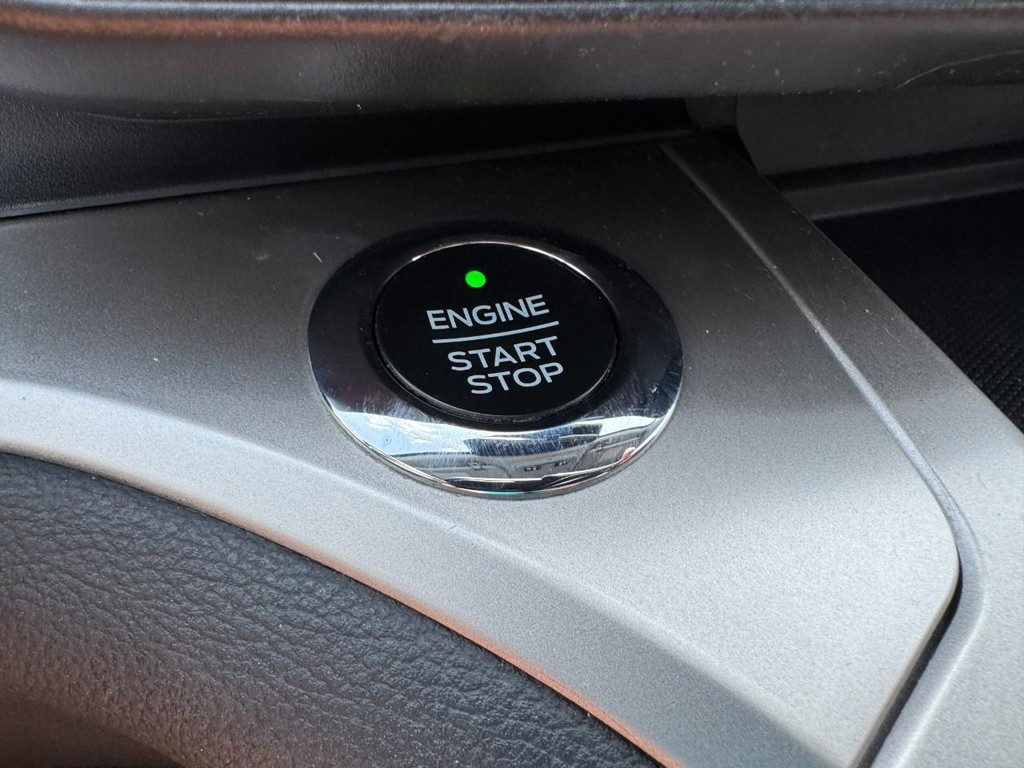 Ford Explorer Vehicle Full-screen Gallery Image 23