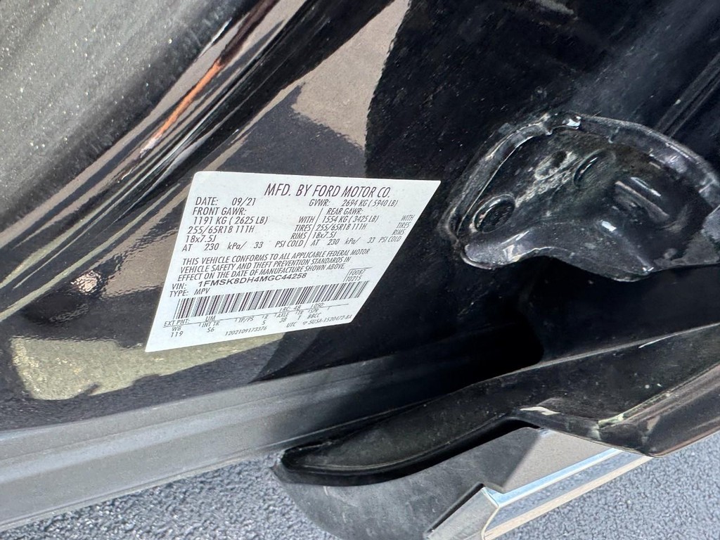 Ford Explorer Vehicle Full-screen Gallery Image 25