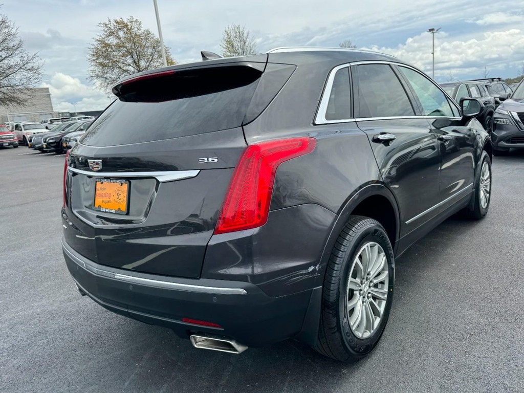 Cadillac XT5 Vehicle Full-screen Gallery Image 03
