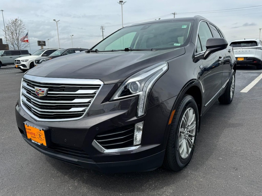 Cadillac XT5 Vehicle Full-screen Gallery Image 08
