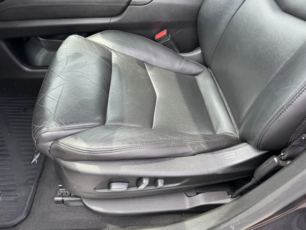 Cadillac XT5 Vehicle Full-screen Gallery Image 15