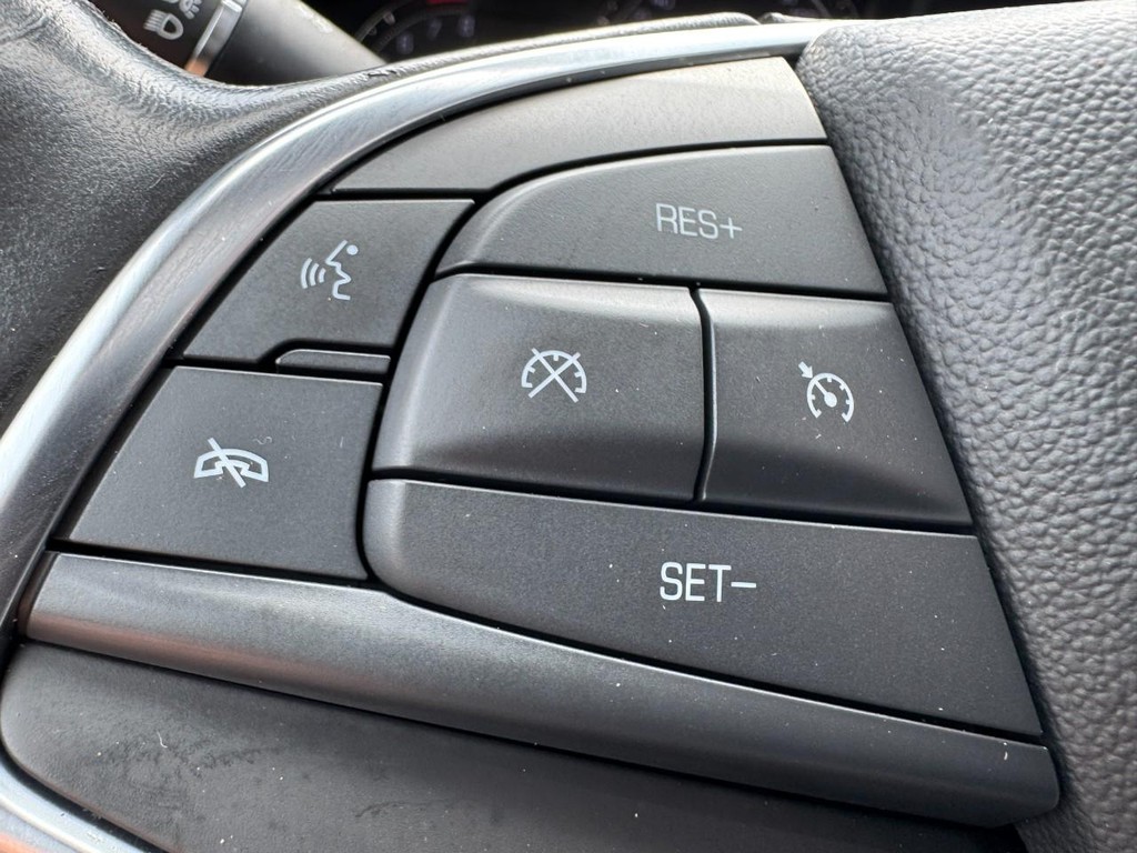 Cadillac XT5 Vehicle Full-screen Gallery Image 17