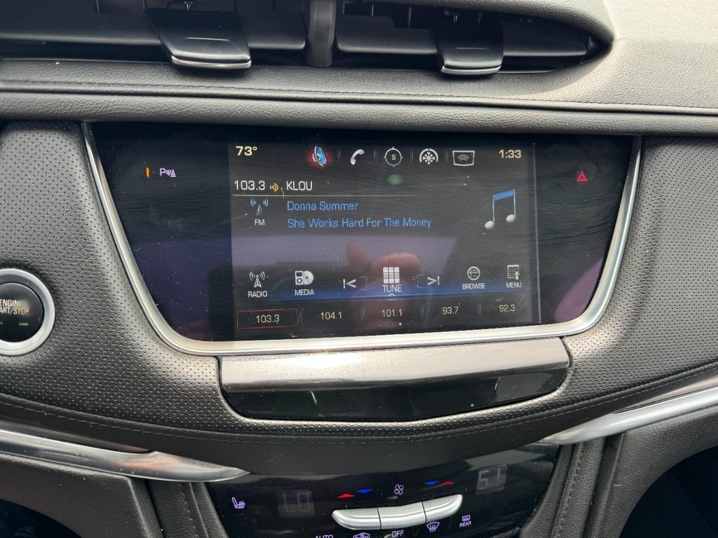 Cadillac XT5 Vehicle Full-screen Gallery Image 20