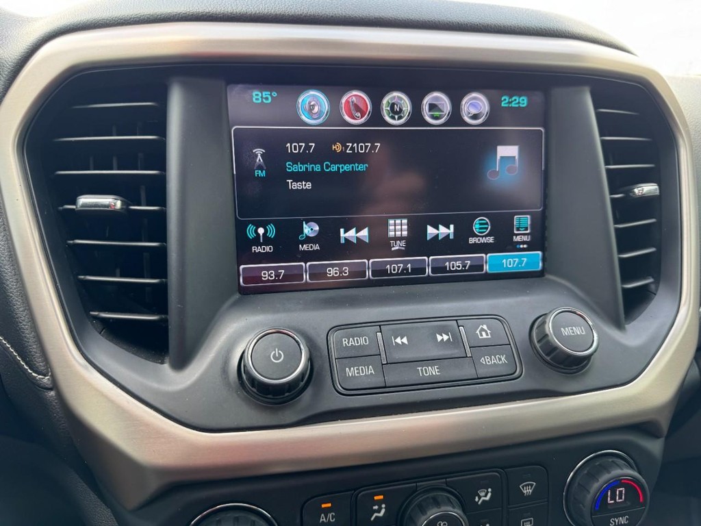 GMC Acadia Vehicle Full-screen Gallery Image 22