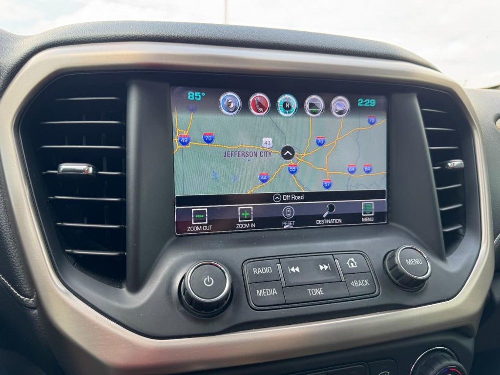 GMC Acadia Vehicle Full-screen Gallery Image 23