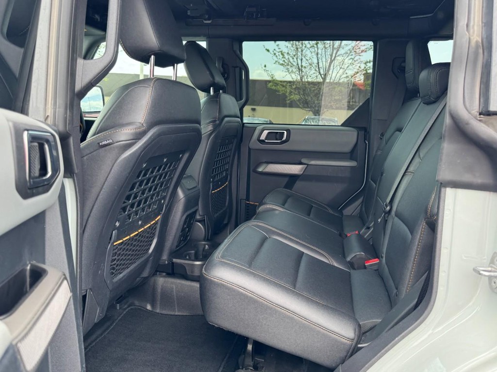 Ford Bronco Vehicle Full-screen Gallery Image 11