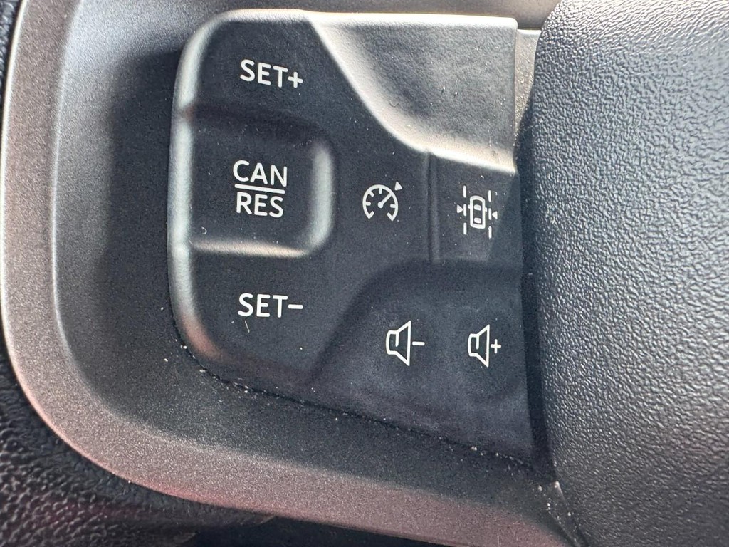 Ford Bronco Vehicle Full-screen Gallery Image 17