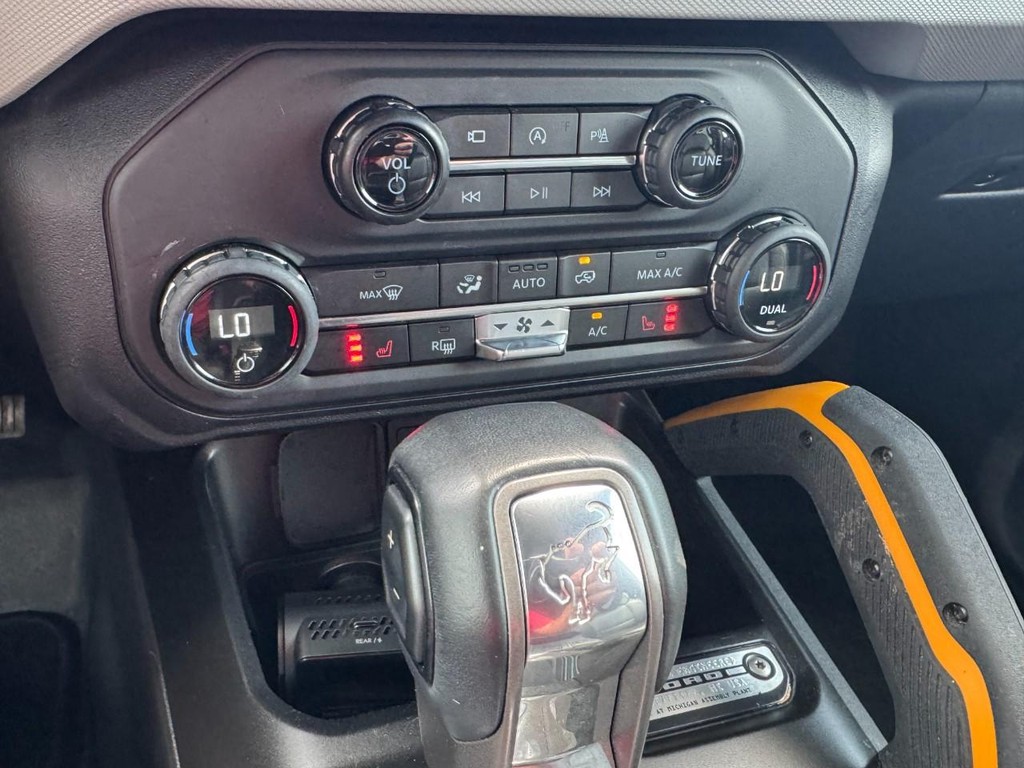 Ford Bronco Vehicle Full-screen Gallery Image 19