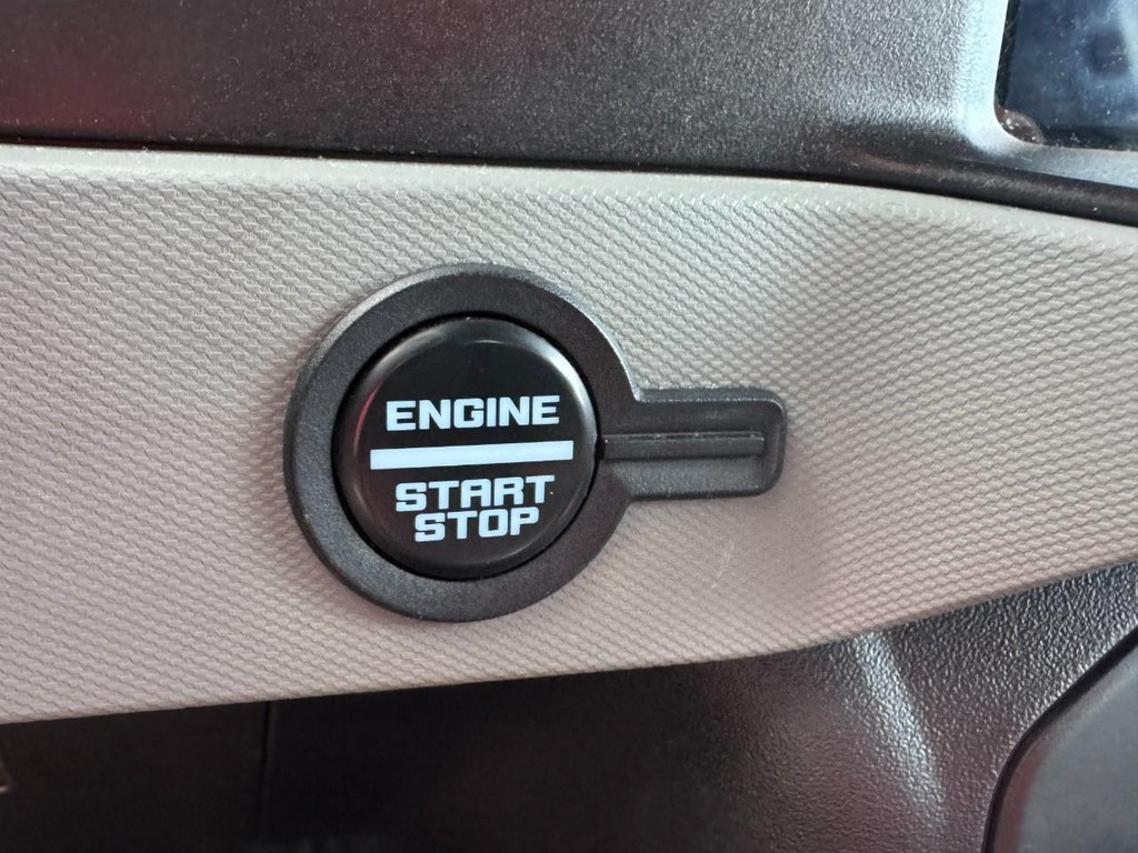 Ford Bronco Vehicle Full-screen Gallery Image 23