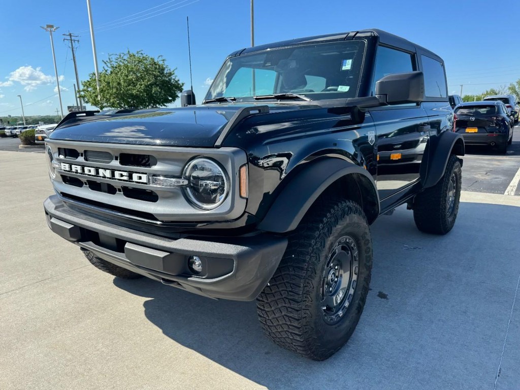 Ford Bronco Vehicle Full-screen Gallery Image 08