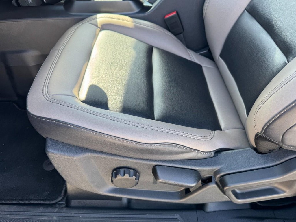 Ford Bronco Vehicle Full-screen Gallery Image 12