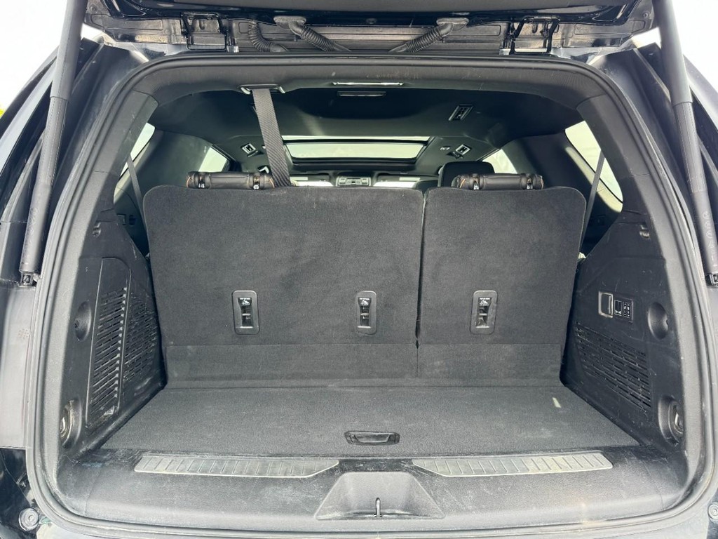 GMC Yukon Vehicle Full-screen Gallery Image 06