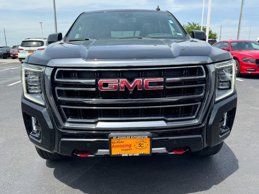 GMC Yukon Vehicle Full-screen Gallery Image 09