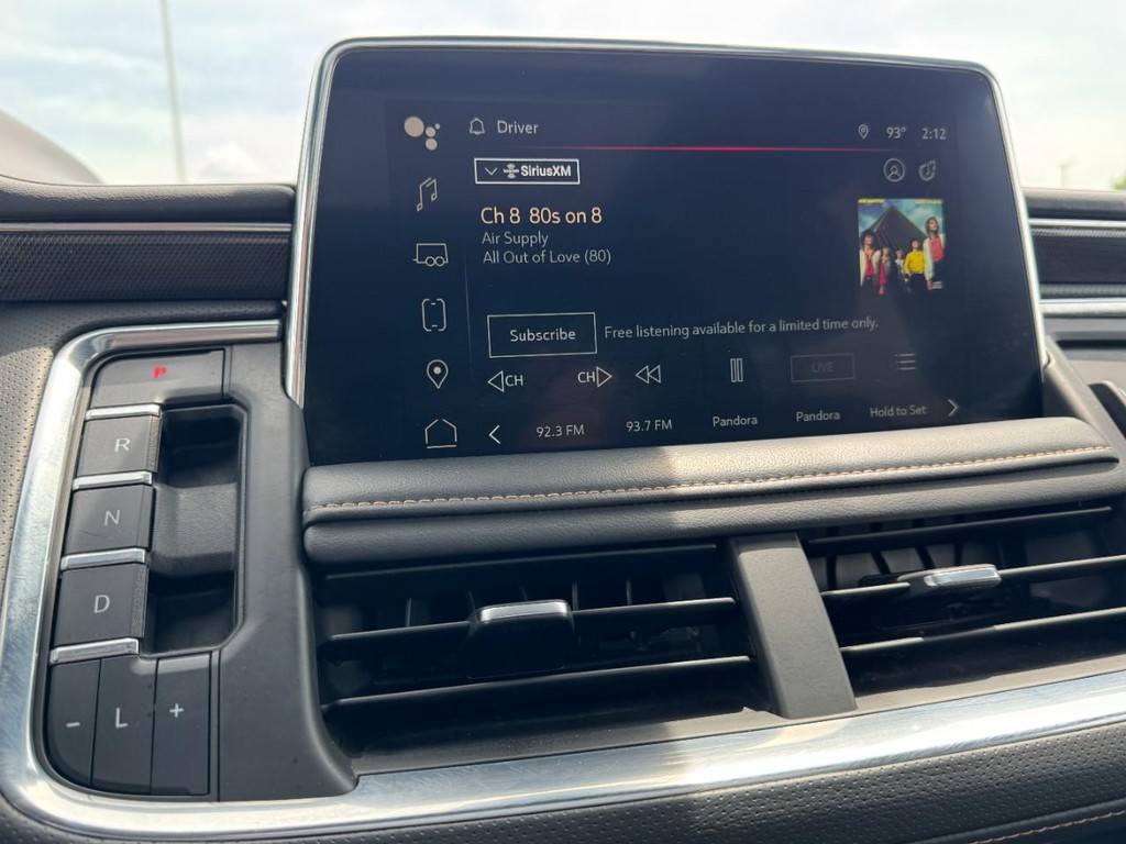 GMC Yukon Vehicle Full-screen Gallery Image 22