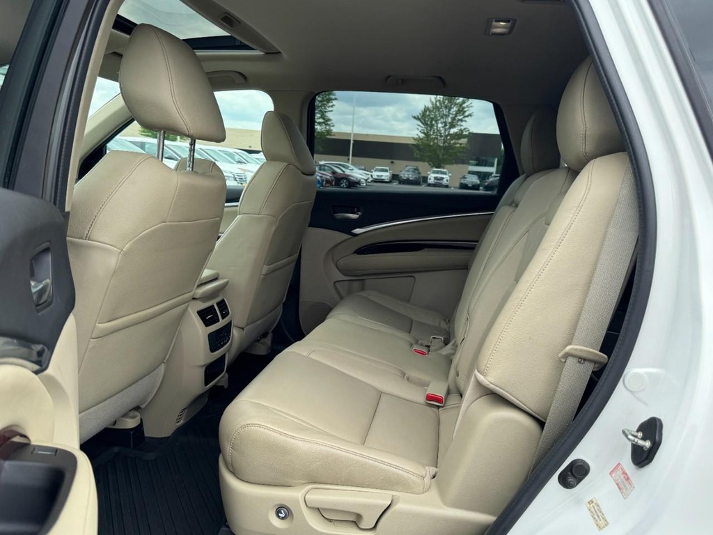 Acura MDX Vehicle Full-screen Gallery Image 10