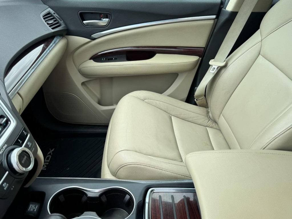 Acura MDX Vehicle Full-screen Gallery Image 15