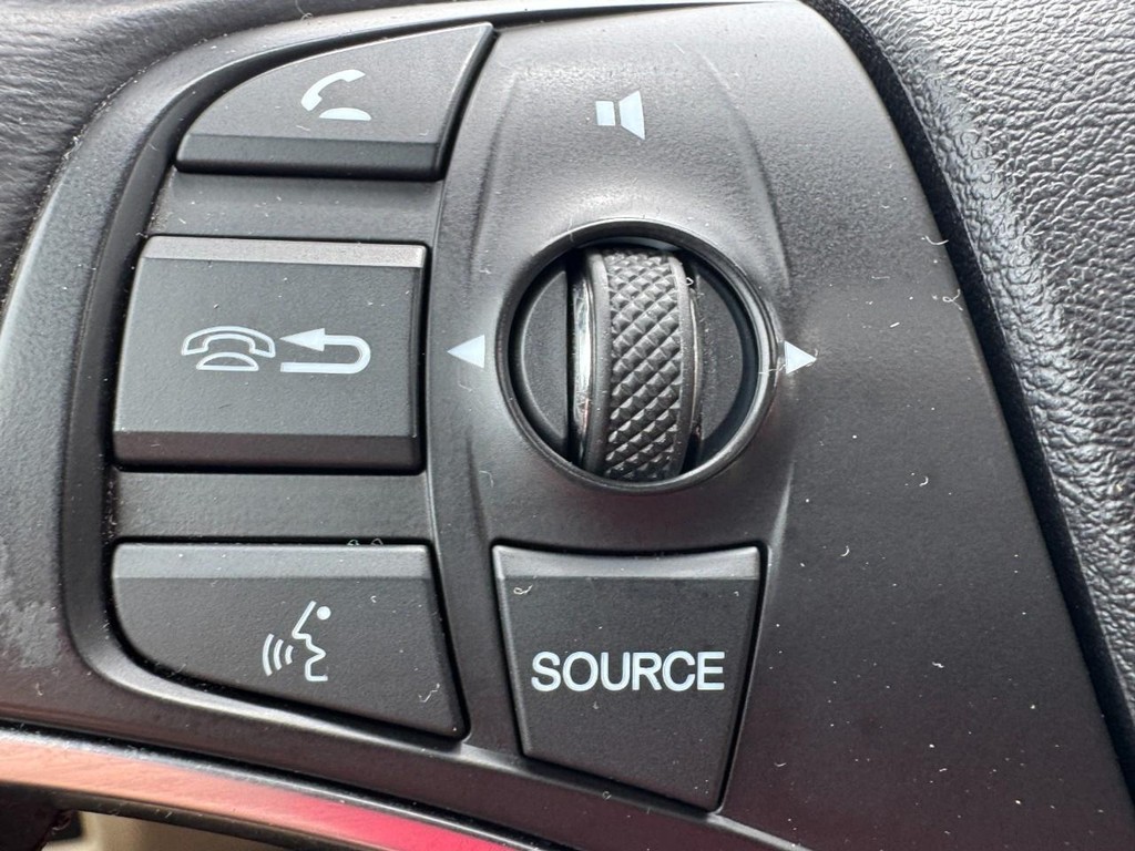 Acura MDX Vehicle Full-screen Gallery Image 18