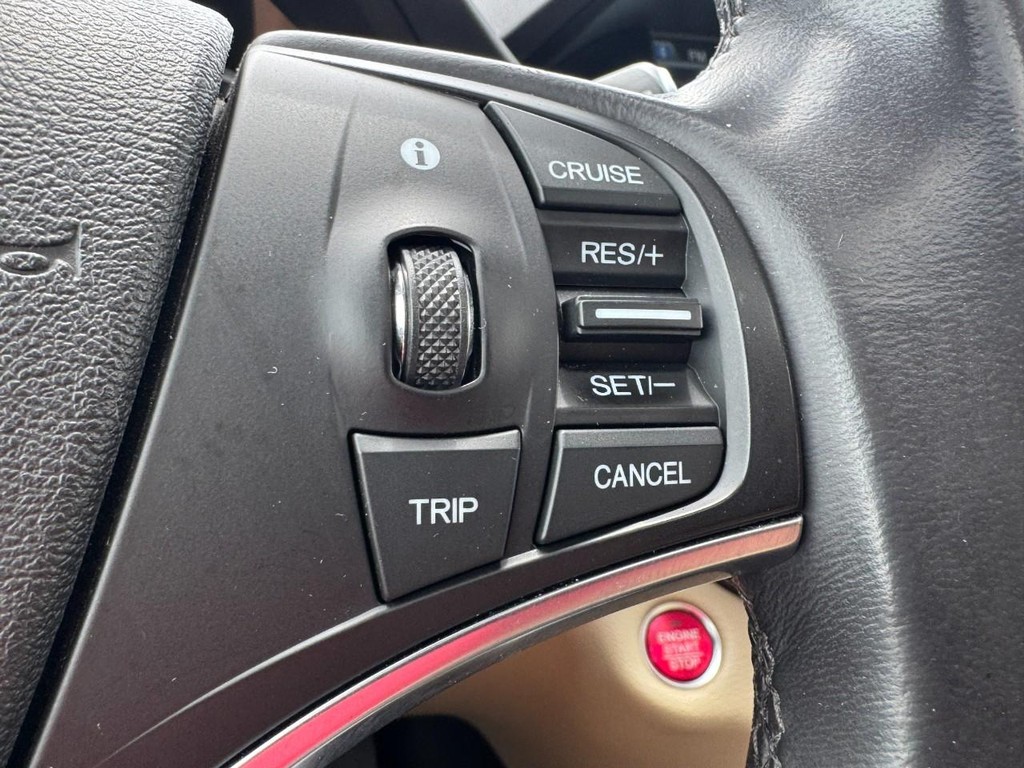 Acura MDX Vehicle Full-screen Gallery Image 19