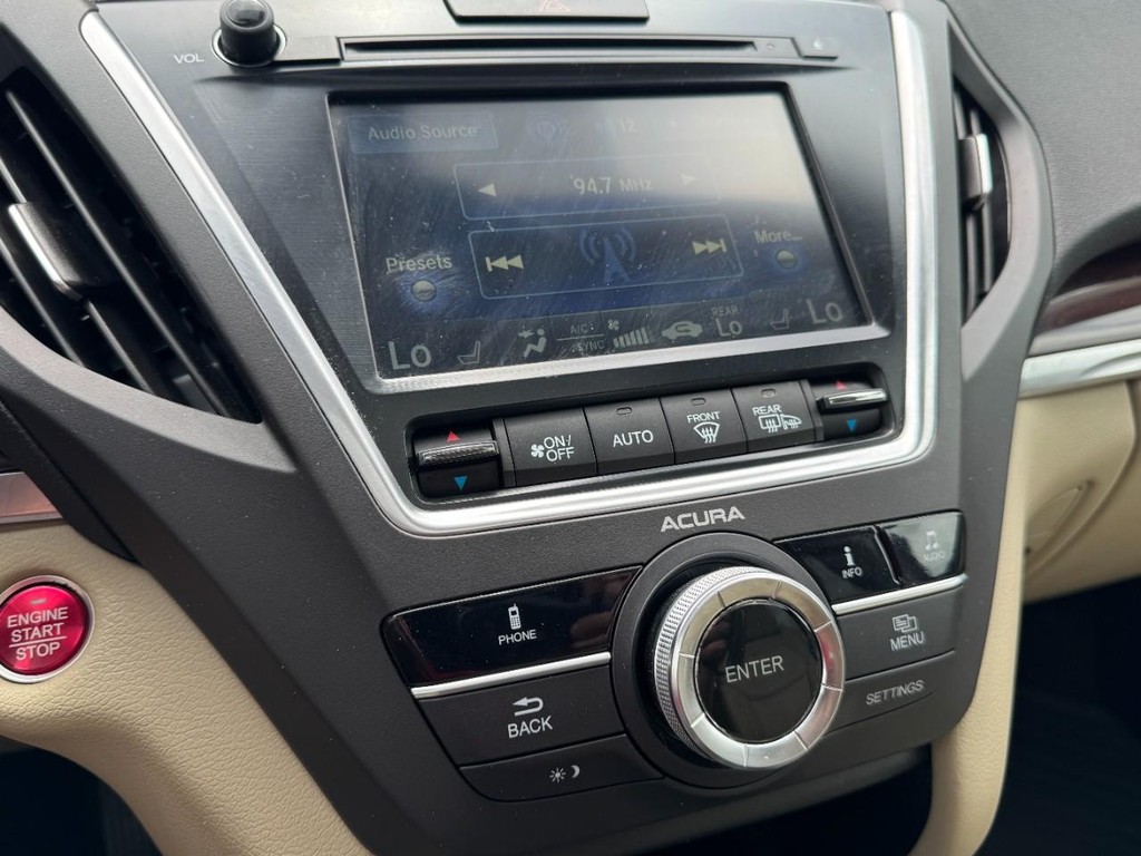 Acura MDX Vehicle Full-screen Gallery Image 20