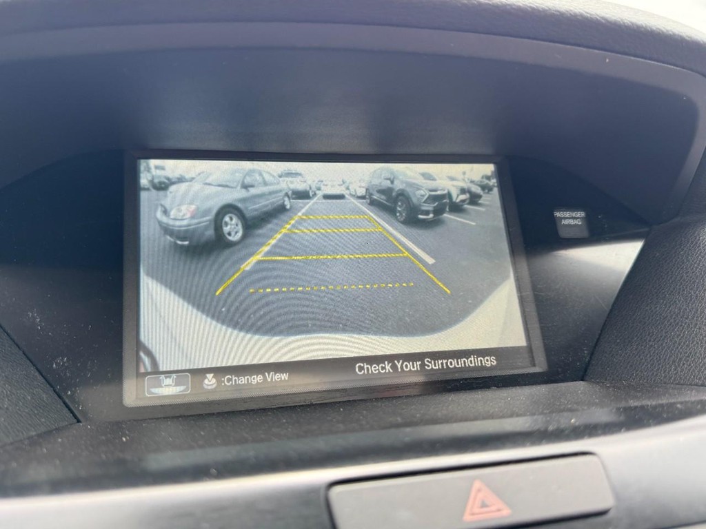 Acura MDX Vehicle Full-screen Gallery Image 22