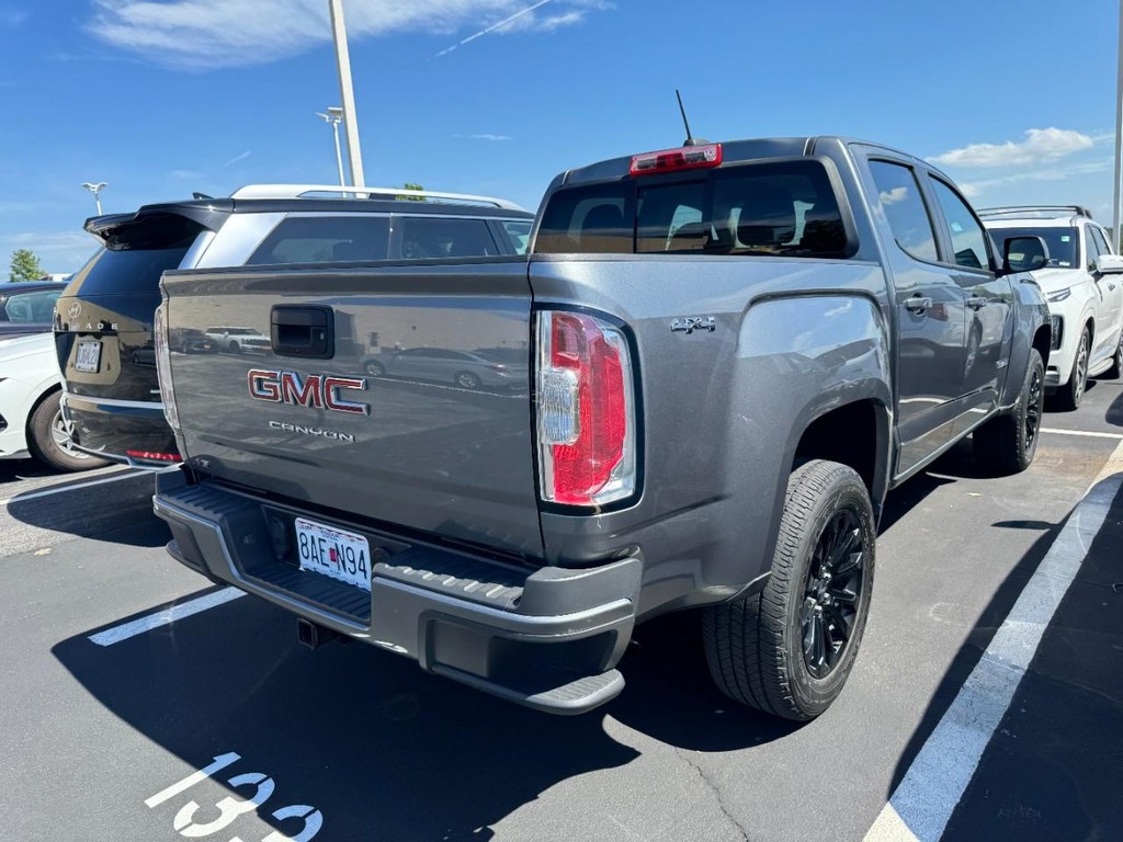 GMC Canyon Vehicle Full-screen Gallery Image 02