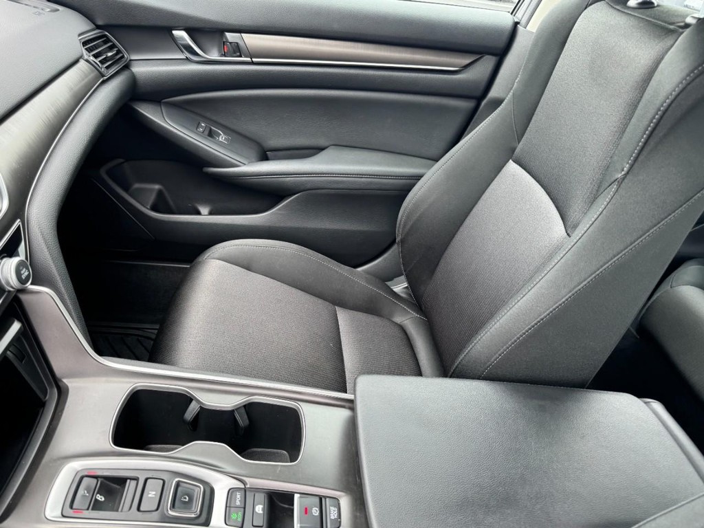 Honda Accord Hybrid Vehicle Full-screen Gallery Image 13