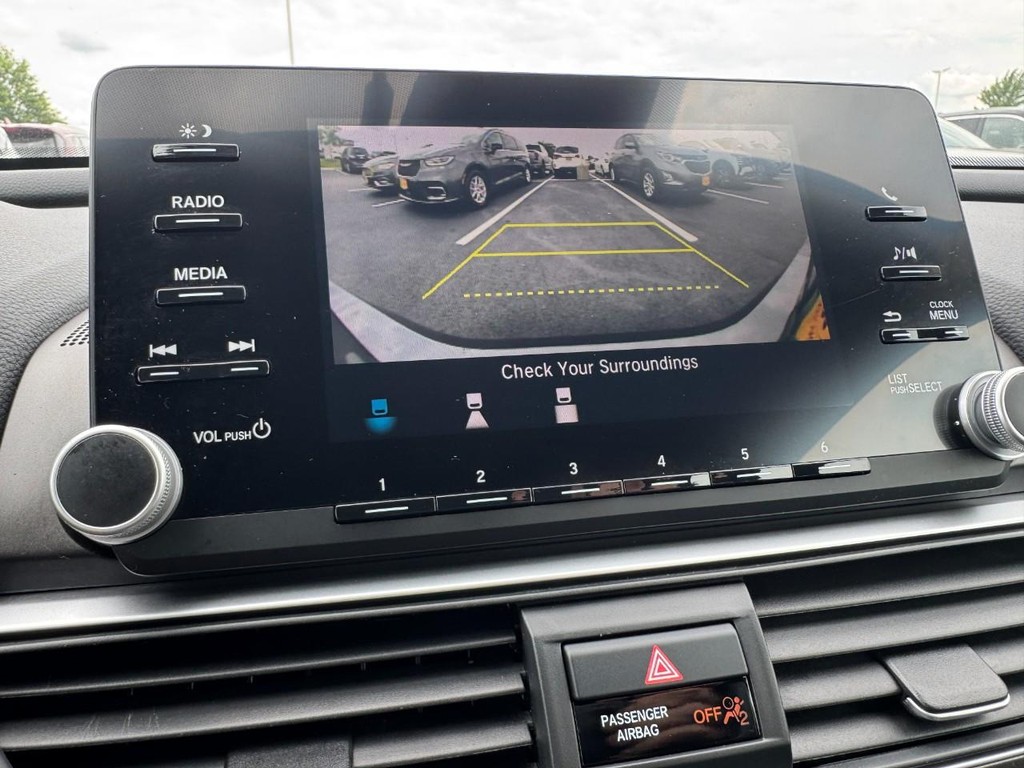 Honda Accord Hybrid Vehicle Full-screen Gallery Image 20