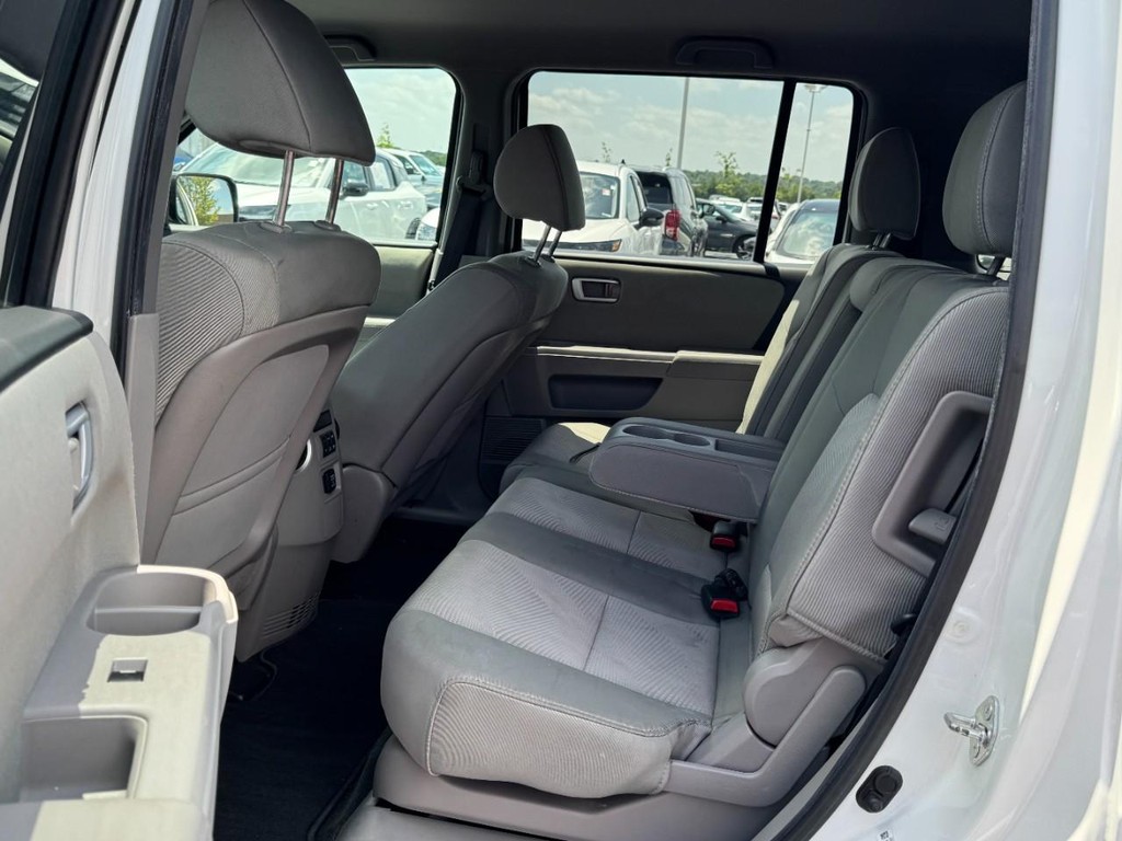 Honda Pilot Vehicle Full-screen Gallery Image 10