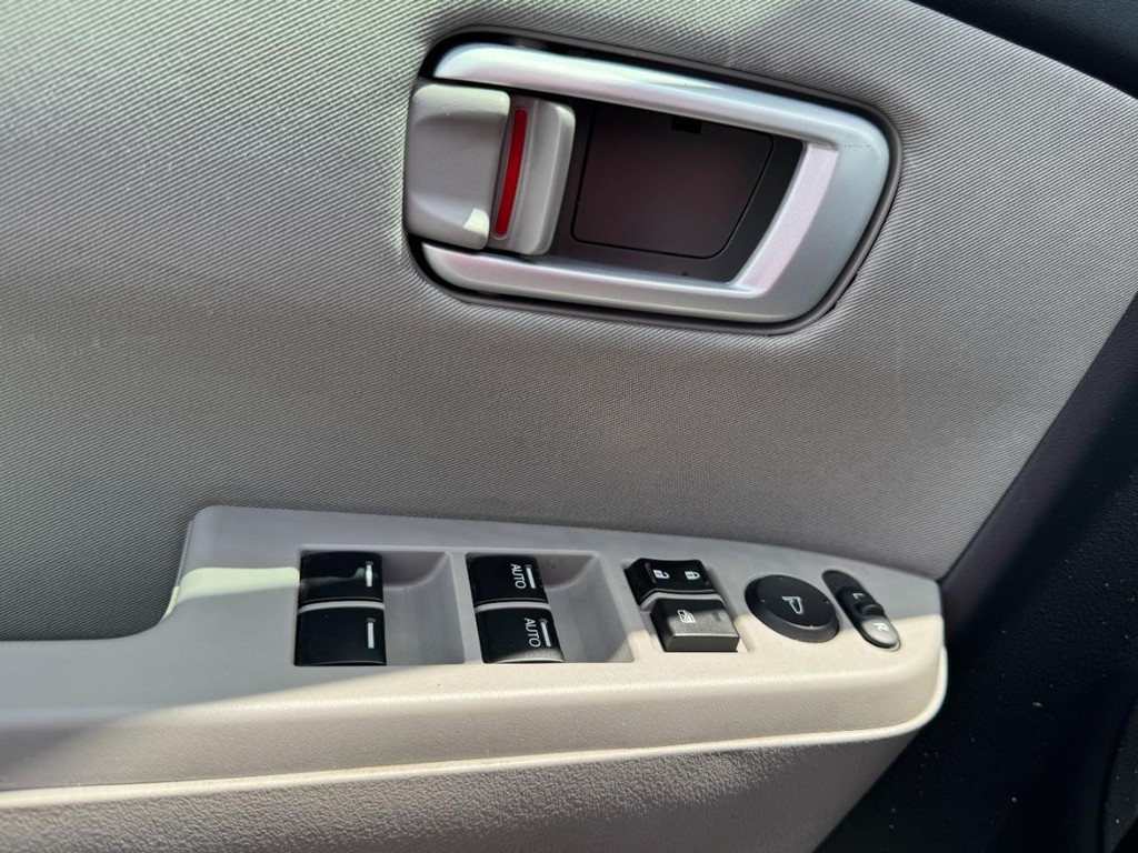Honda Pilot Vehicle Full-screen Gallery Image 16