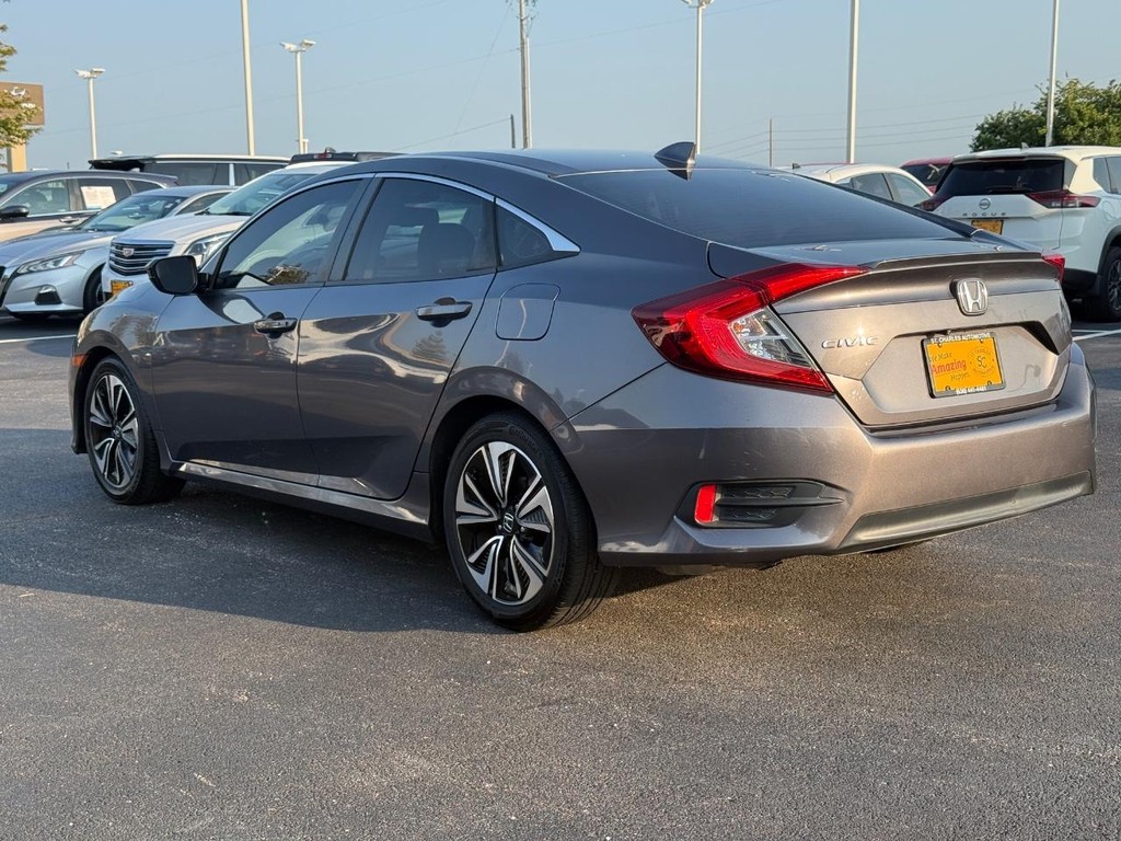 Honda Civic Sedan Vehicle Full-screen Gallery Image 05