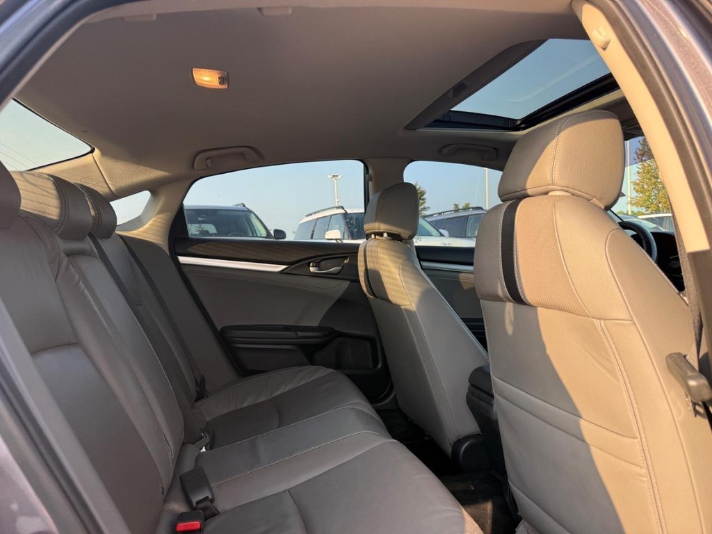 Honda Civic Sedan Vehicle Full-screen Gallery Image 10