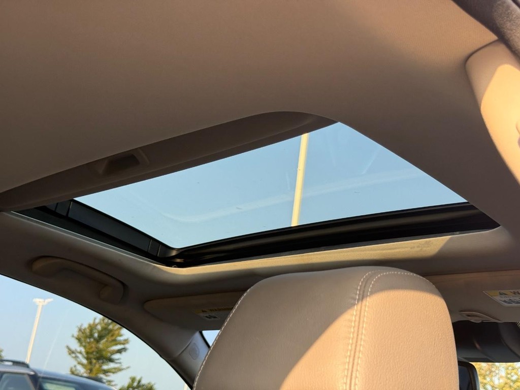 Honda Civic Sedan Vehicle Full-screen Gallery Image 11
