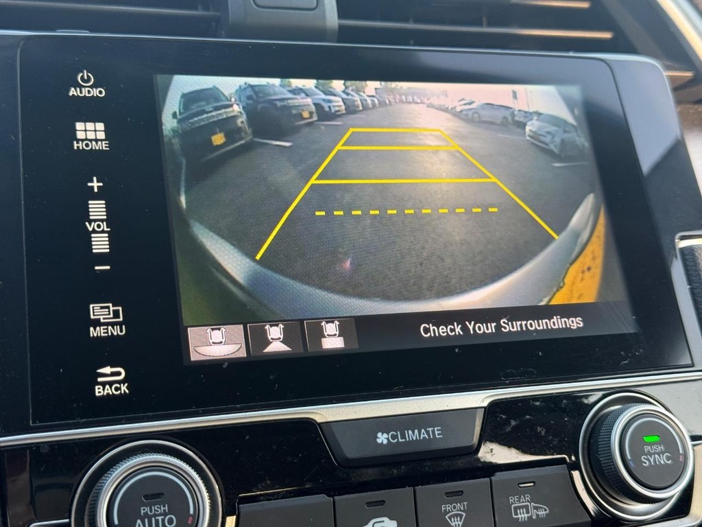 Honda Civic Sedan Vehicle Full-screen Gallery Image 18
