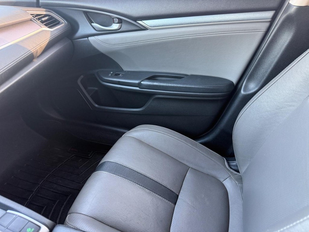 Honda Civic Sedan Vehicle Full-screen Gallery Image 21
