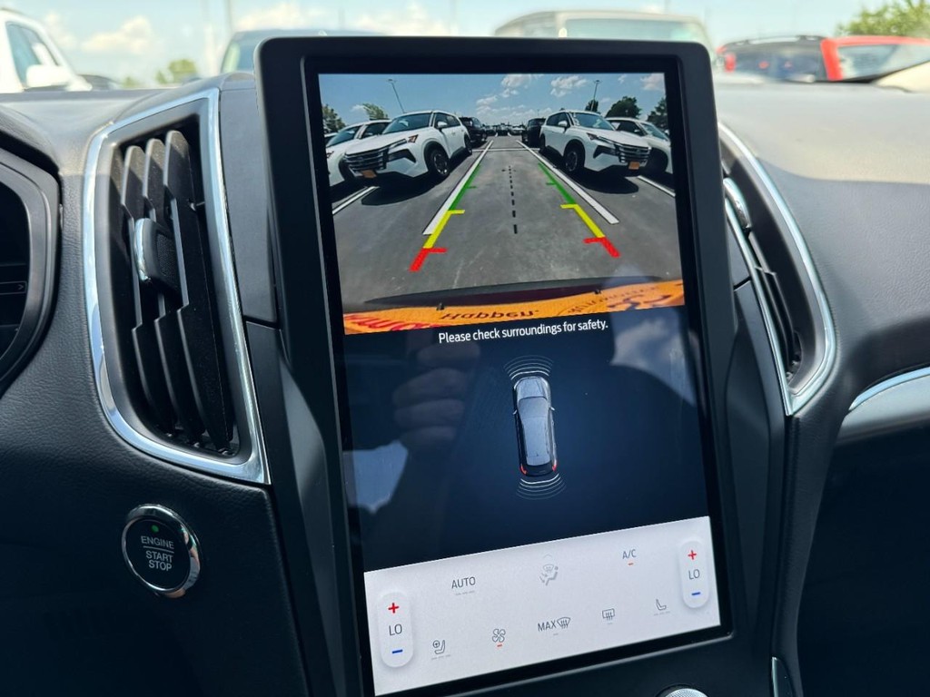 Ford Edge Vehicle Full-screen Gallery Image 20