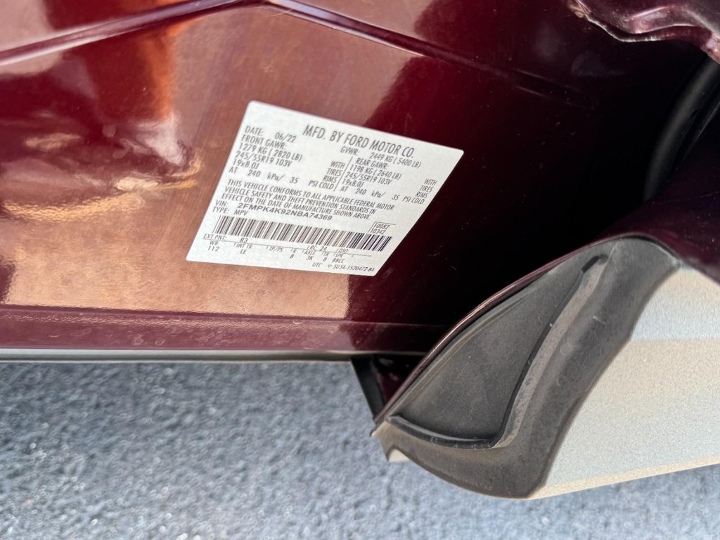 Ford Edge Vehicle Full-screen Gallery Image 23