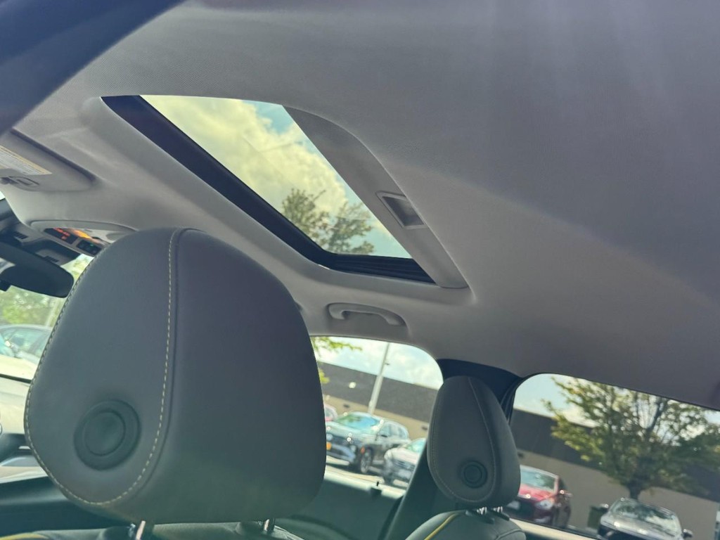 Chevrolet Trax Vehicle Full-screen Gallery Image 11