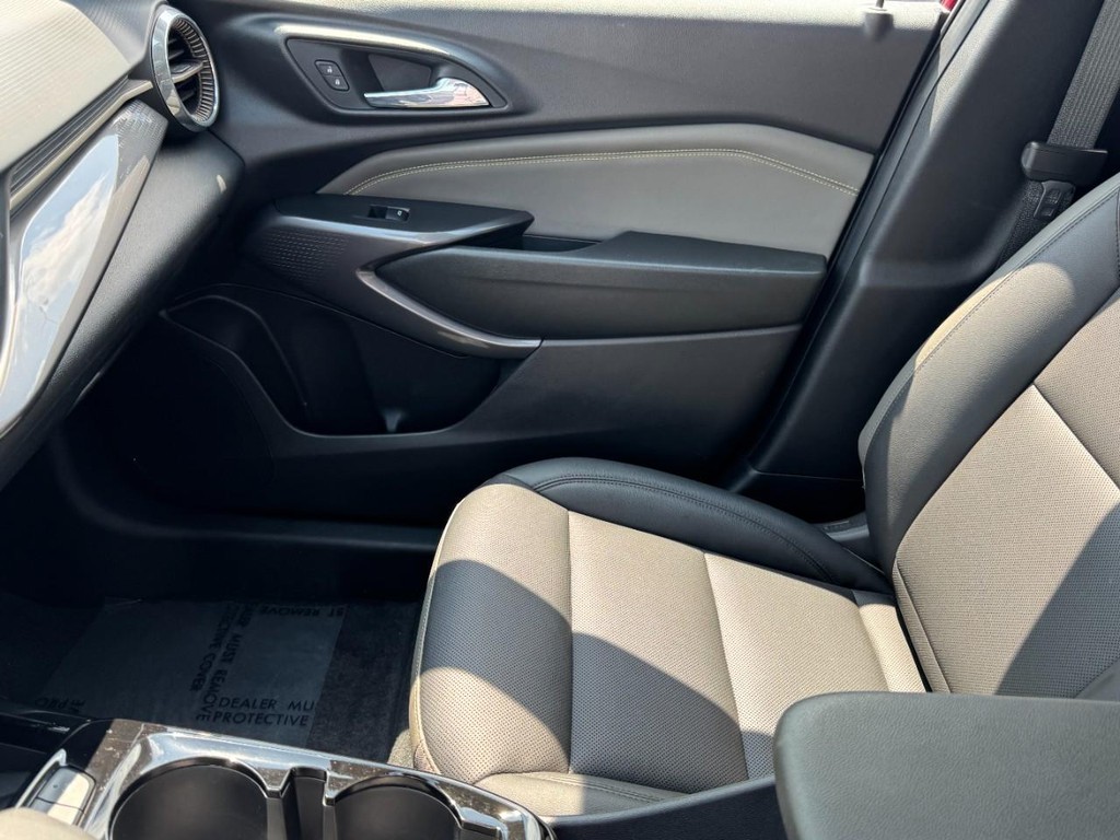 Chevrolet Trax Vehicle Full-screen Gallery Image 14