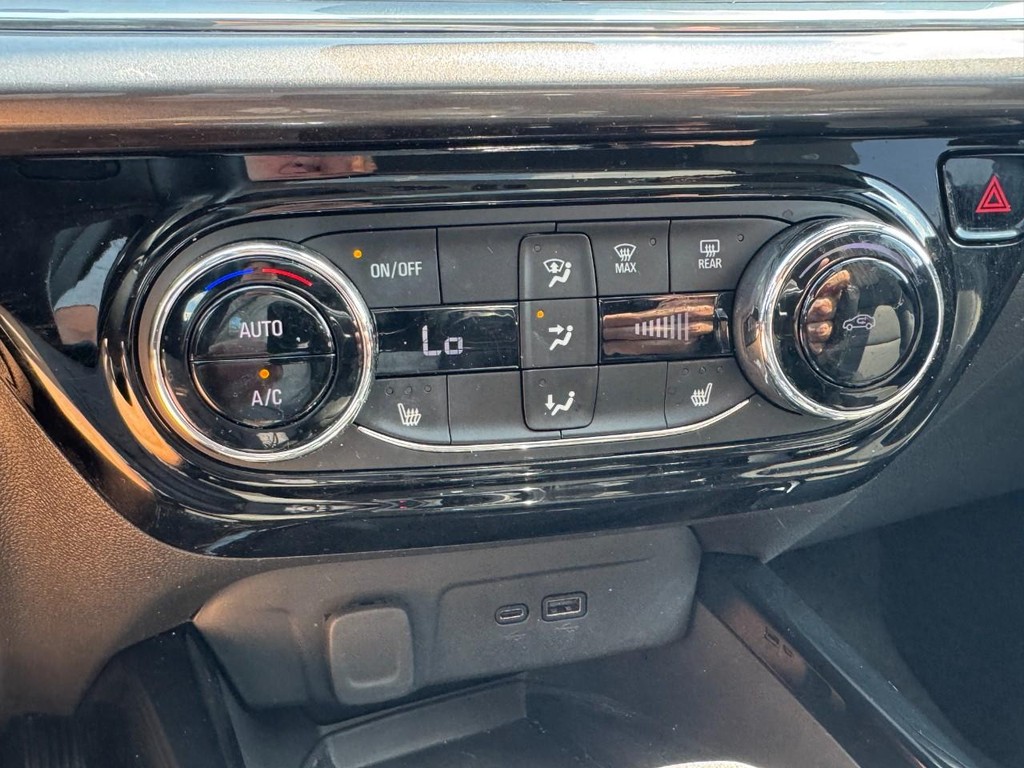 Chevrolet Trax Vehicle Full-screen Gallery Image 19