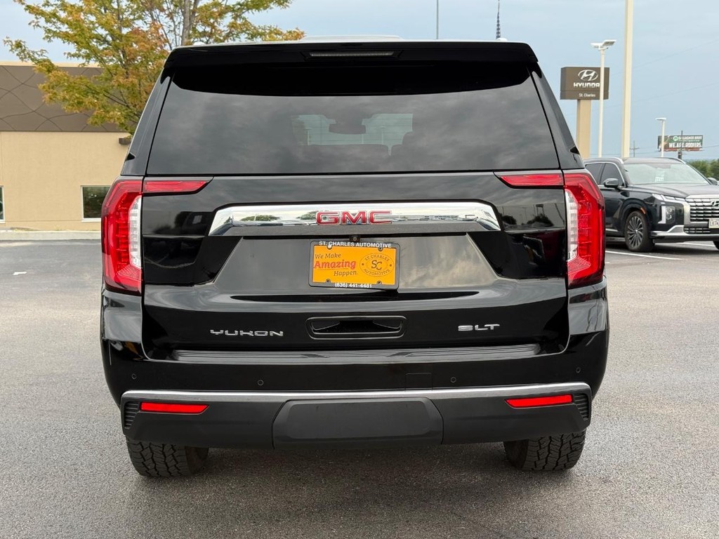 GMC Yukon XL Vehicle Full-screen Gallery Image 04