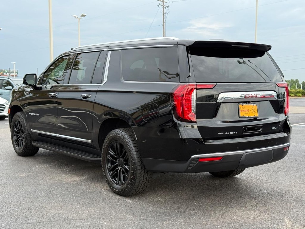GMC Yukon XL Vehicle Full-screen Gallery Image 05